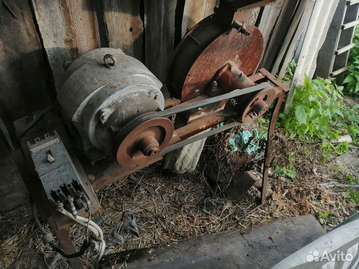 Зернодробилка бу трехфазная