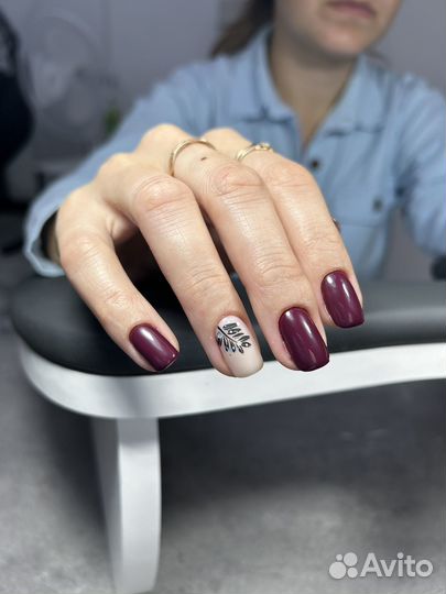 Модель на маникюр