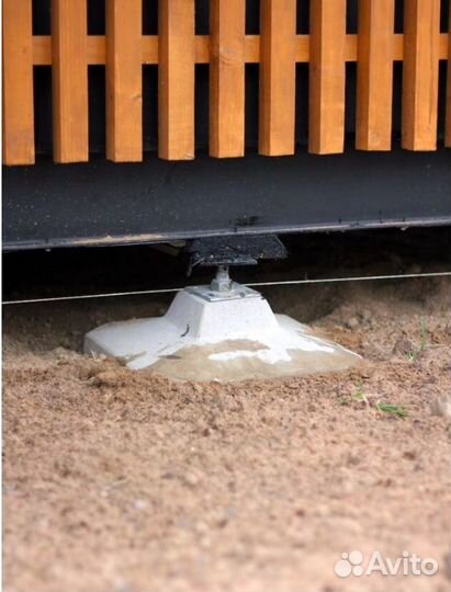 Фундаментный блок с регулировкой по высоте