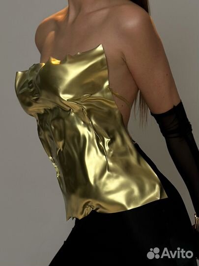 Пластиковый корсет золотой