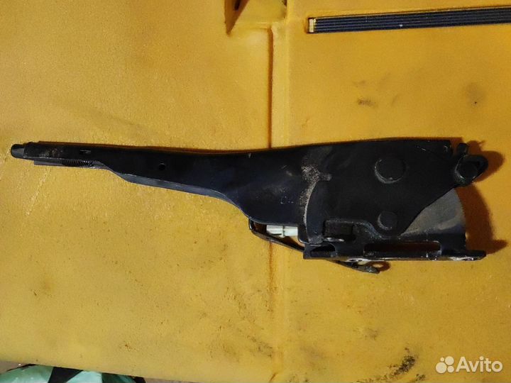 Ручка ручного тормоза Митсу Фусо Кантер Евро 5