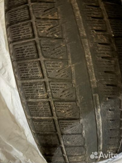 Bridgestone Blizzak Spike-01 215/55 R16 93S