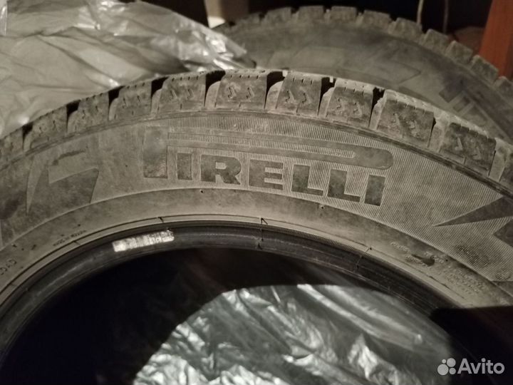 Pirelli Ice Zero FR 205/55 R16