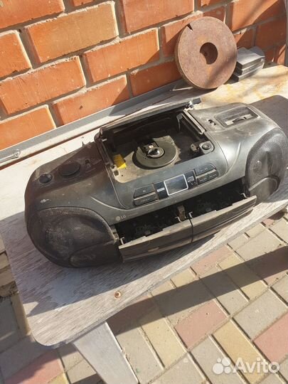 Магнитофон LG