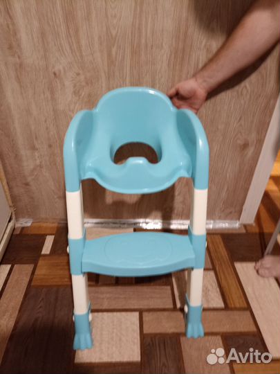 Сиденье на унитаз со ступенькой