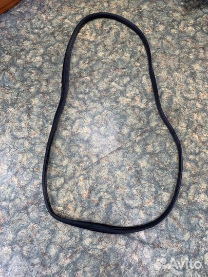 Уплотнительная резинка боковой двери передняя