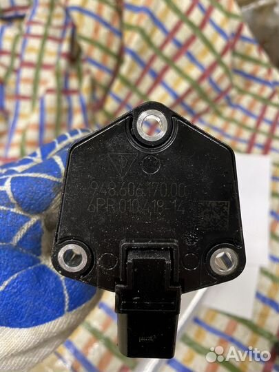 Датчик уровня масла к Porsche Panamera 94860617000