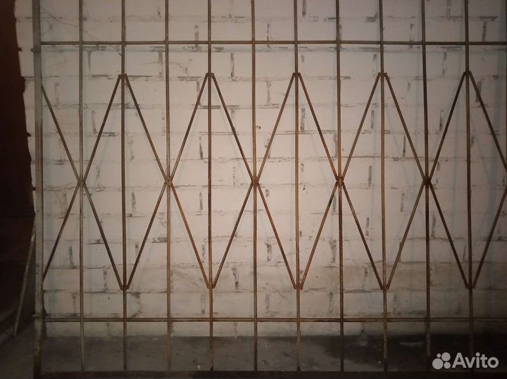 Решетки стальные б/у