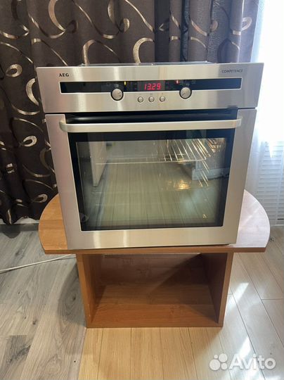 Духовой шкаф AEG пиролиз