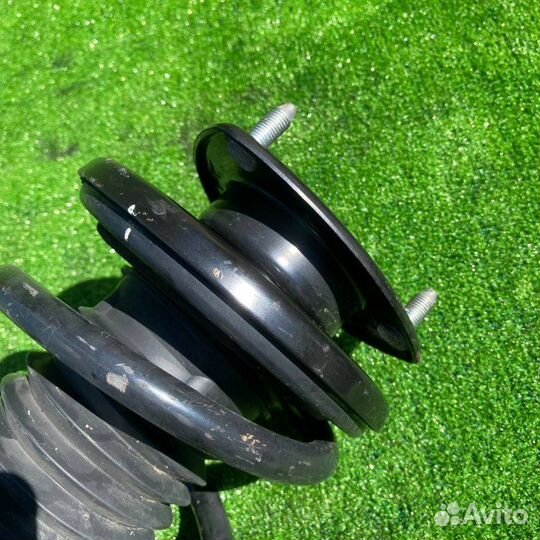 Стойка передняя левая Suzuki Escudo/ Grand Vitara