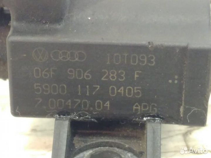 Электромагнитный клапан Volkswagen Golf 6 caxa 1.4