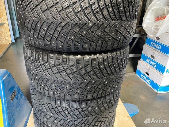 Michelin X-Ice North 4 255/40 R19