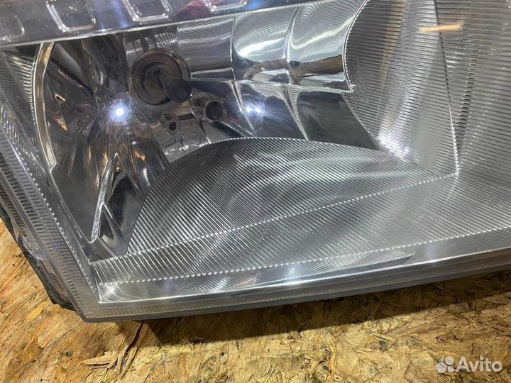 Фара правая Ford Fusion