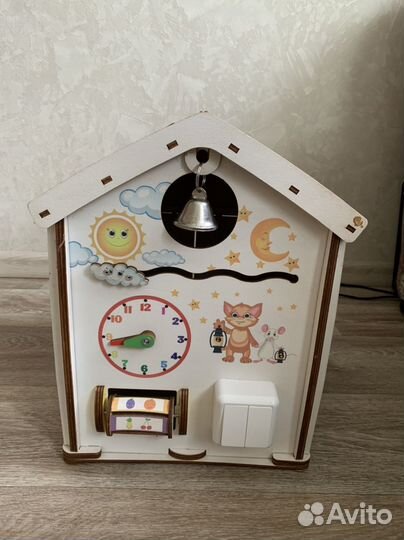 Бизиборд домик