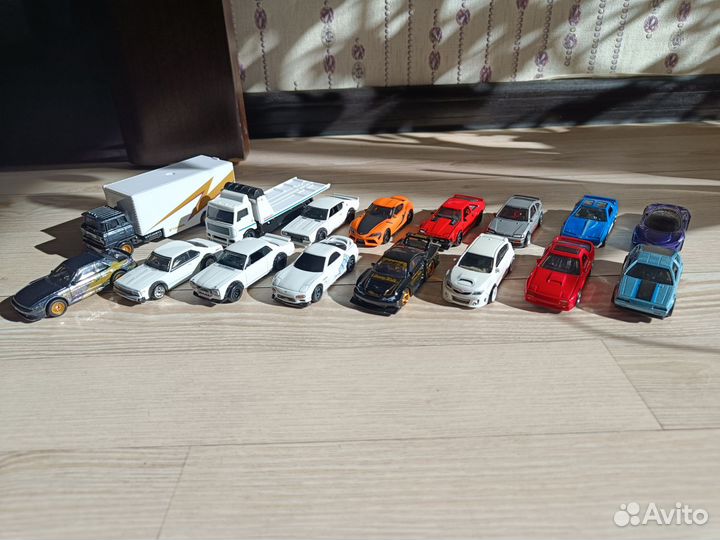 Hot Wheels Premium Custom Kaido House Tomica 1/64