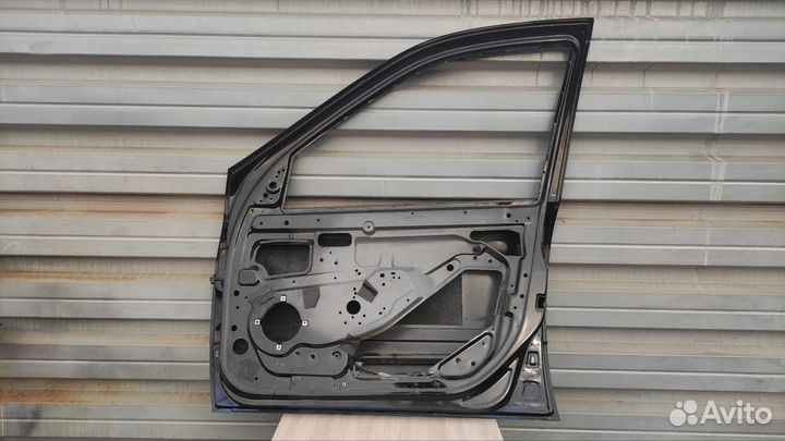 Передняя правая дверь LADA Granta