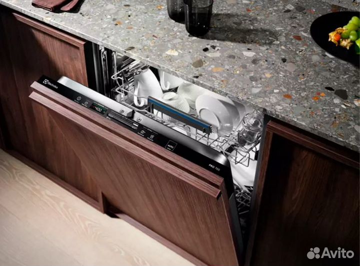 Посудомоечная машина Electrolux EEQ47210L белый