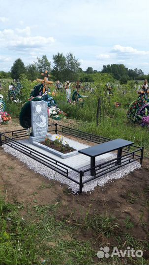 Мраморные памятники