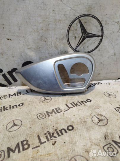 Накладка сиденья правая Mercedes Gl X164