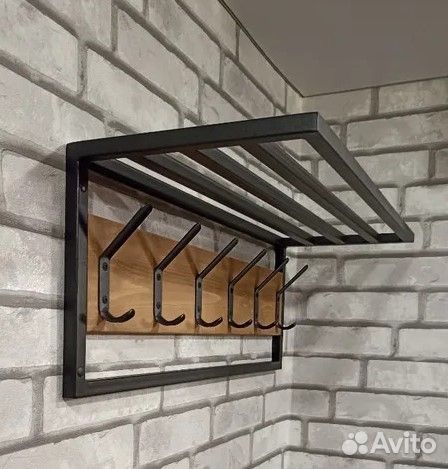 Вешалка с полкой