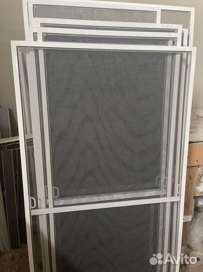 Москитные сетки на окна белые серые коричневые