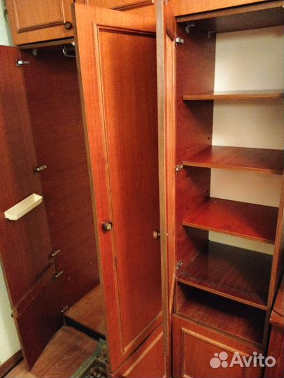 Шкаф