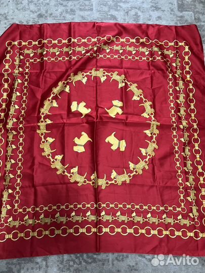 Платок красный с собачками женский