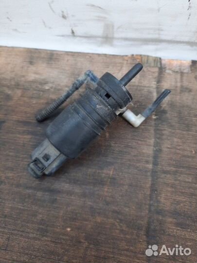 Моторчик стеклоочистителя переднего Skoda Fabia 1