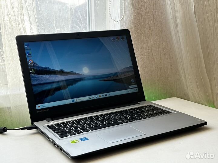 Ноутбук lenovo /920M/Pentium N3710/SSD+чехол+мышка