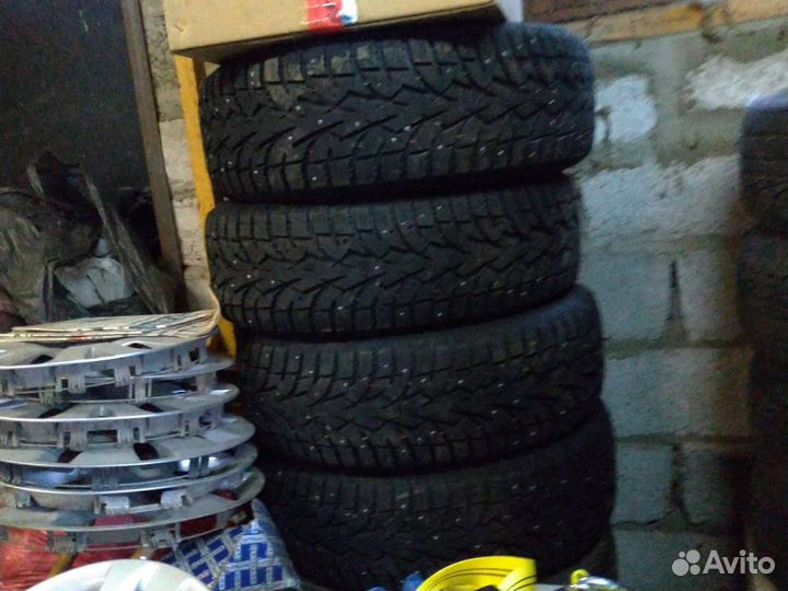 Колеса зима 215/65 16 Toyo