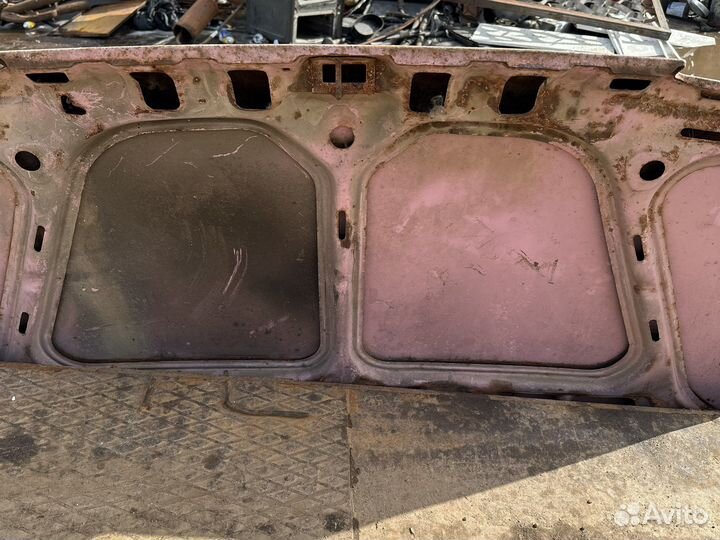 Капот на оку