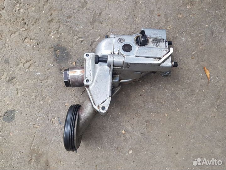 Двигатель в разборе Audi S8D2 4.2