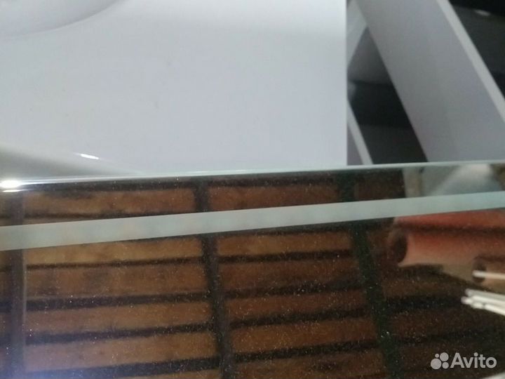 Зеркало со шкафчиком 85х63