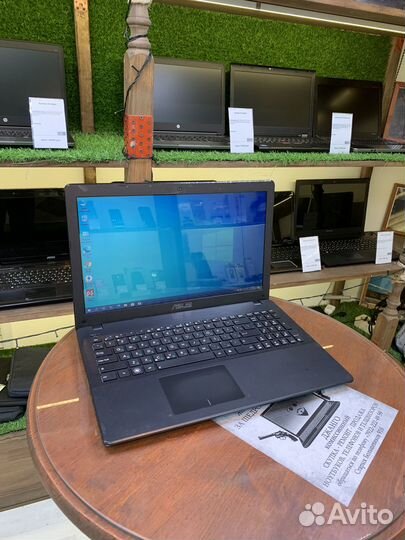 Ноутбук Asus X552E