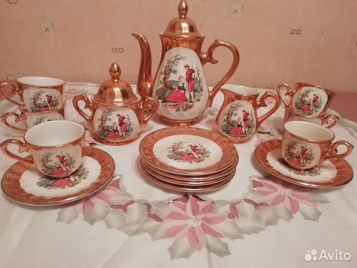 Кофейный сервиз золотой 