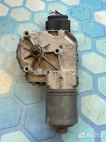 Моторчик стеклоочистителя передний 7L0955119K