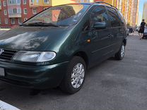 Volkswagen Sharan 2.0 MT, 1999, 302 000 км, с пробегом, цена 300 000 руб.