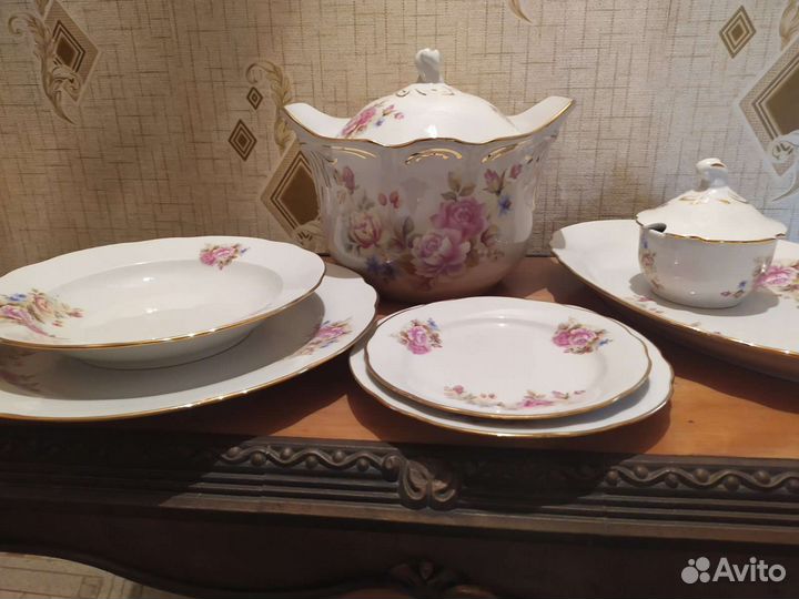 Столовый сервиз новый