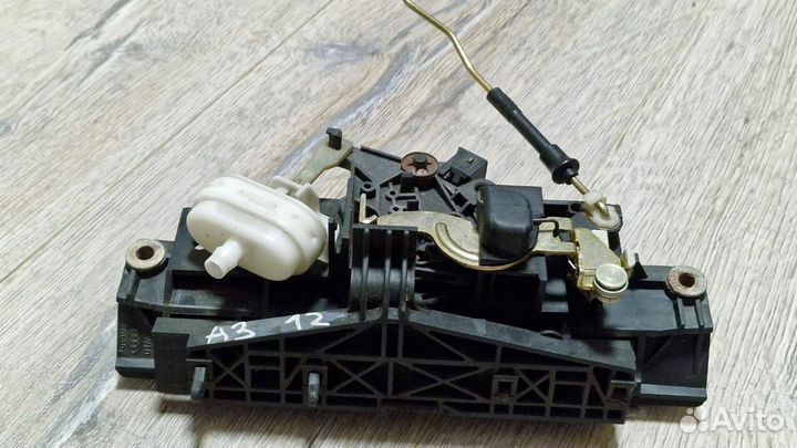 Ручка открывания багажника Audi A3 (8L1)