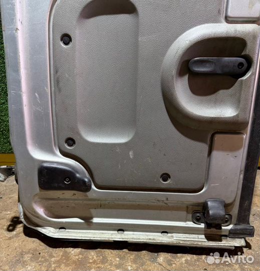 Дверь задняя распашная правая Nissan Kubistar 1500