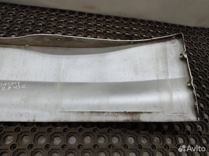 Накладка двери (крышки) багажника Ford Galaxy