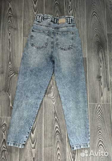 Джинсы