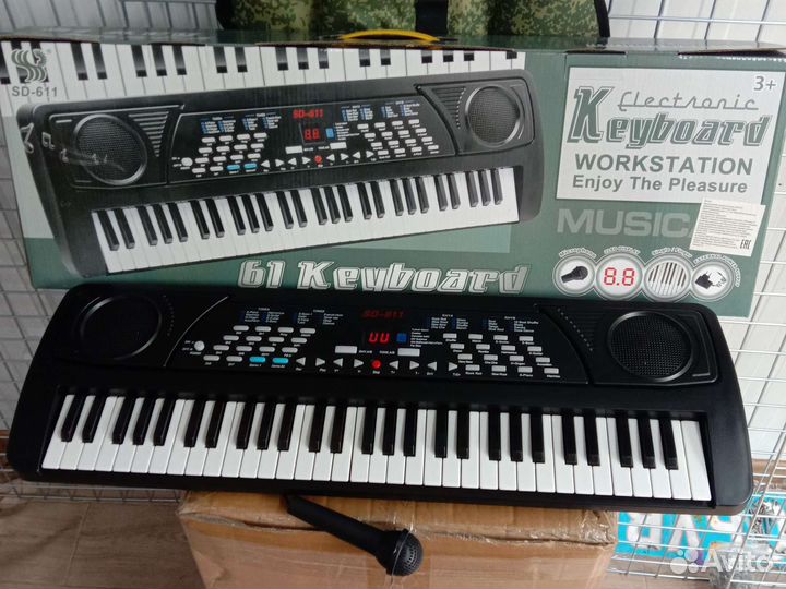 Синтезатор с микрофоном