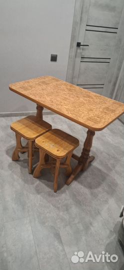 Кухонный стол