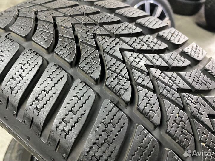 Dunlop SP Winter Sport 4D 215/55 R18 95H