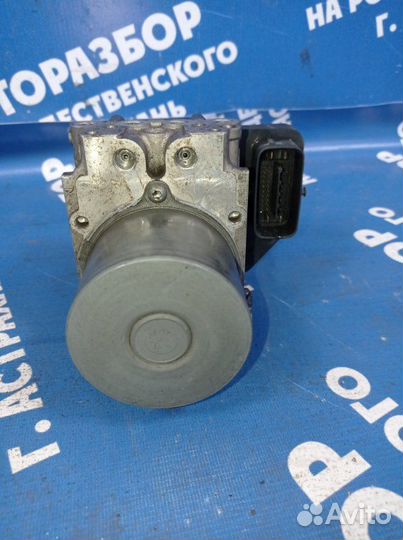 Блок abs Toyota Blade хэтчбек 2GR-FE 2008