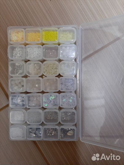 Бисер и паетки