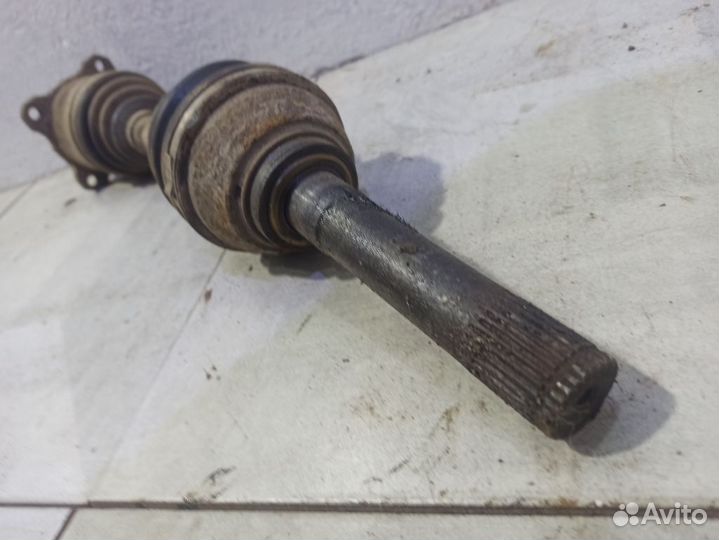 Привод передний правый MB620834