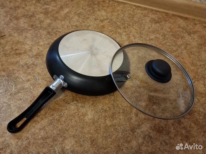 Сковорода с крышкой 24 см