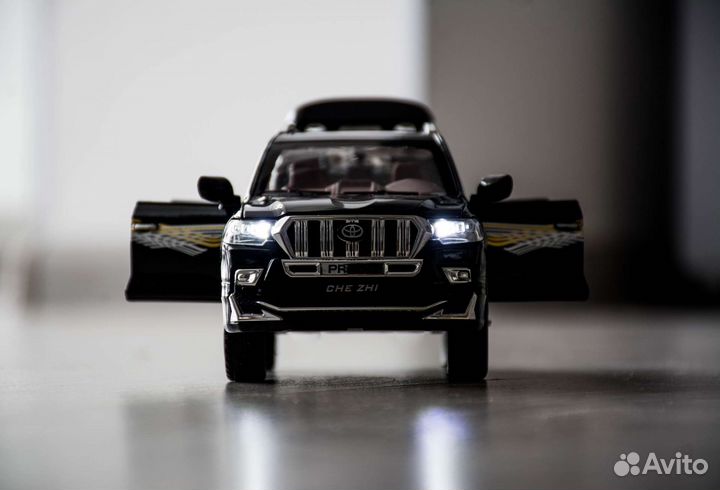 Модель авто Toyota Land Cruiser prado